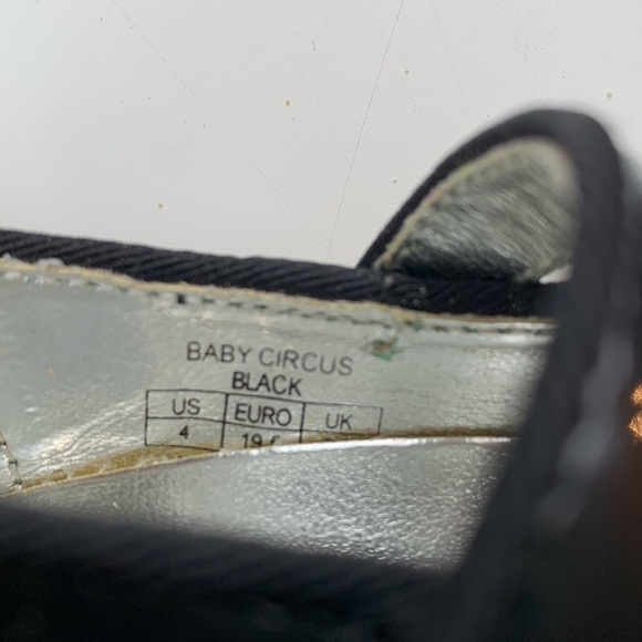 Stuart Weitzman Black Faux Patent Leather Circus Sequin Flower Baby Shoes sz 4 - Picture 7 of 7